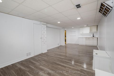 Photo 24 at 52 Altamont Road, Newtonbrook West, Toronto