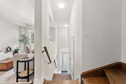 Photo 3 at 71 Farooq Boulevard, Vellore Village, Vaughan