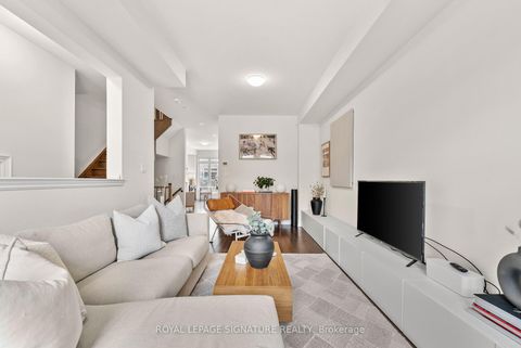 Photo 6 at 71 Farooq Boulevard, Vellore Village, Vaughan