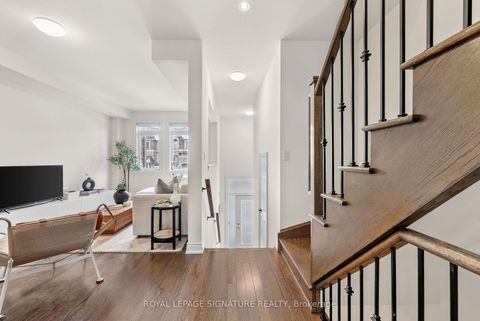 Photo 9 at 71 Farooq Boulevard, Vellore Village, Vaughan