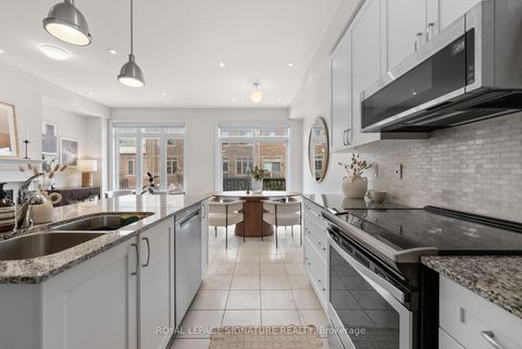 Photo 11 at 71 Farooq Boulevard, Vellore Village, Vaughan