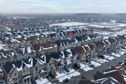 Photo 34 at 71 Farooq Boulevard, Vellore Village, Vaughan