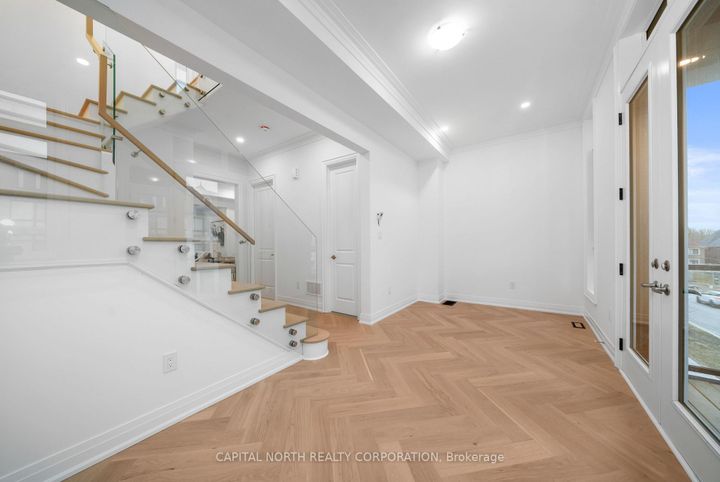 Photo 5 at 4B McCachen Street, Oak Ridges, Richmond Hill