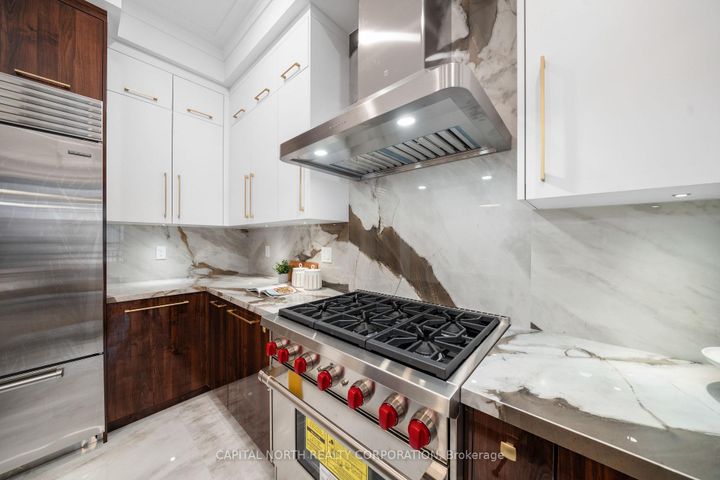 Photo 11 at 4B McCachen Street, Oak Ridges, Richmond Hill