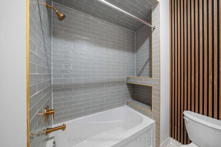 Photo 31 at 4B McCachen Street, Oak Ridges, Richmond Hill