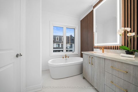 Photo 26 at 4B McCachen Street, Oak Ridges, Richmond Hill