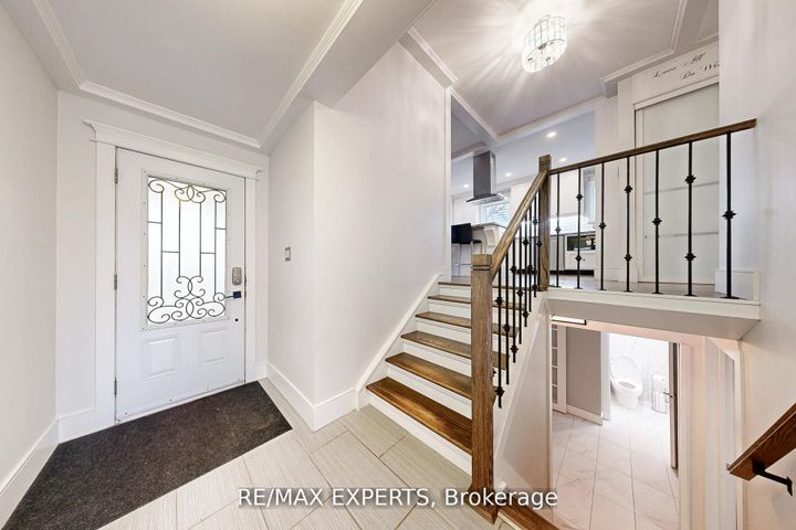 Photo 2 at 4323 Forsyth Boulevard, Shoreacres, Burlington