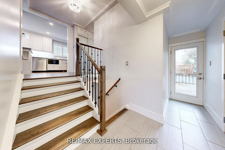 Photo 3 at 4323 Forsyth Boulevard, Shoreacres, Burlington