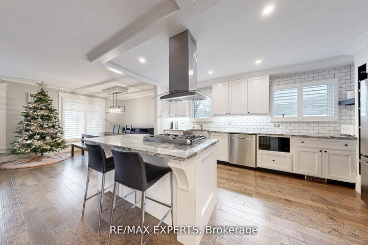 Photo 4 at 4323 Forsyth Boulevard, Shoreacres, Burlington