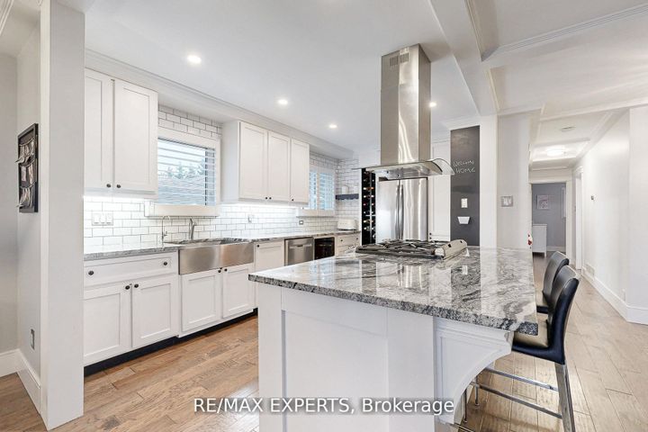 Photo 10 at 4323 Forsyth Boulevard, Shoreacres, Burlington