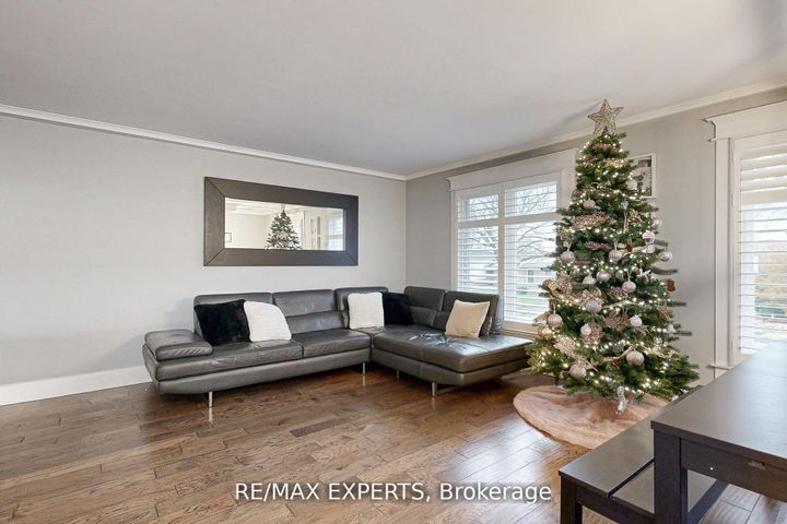 Photo 12 at 4323 Forsyth Boulevard, Shoreacres, Burlington