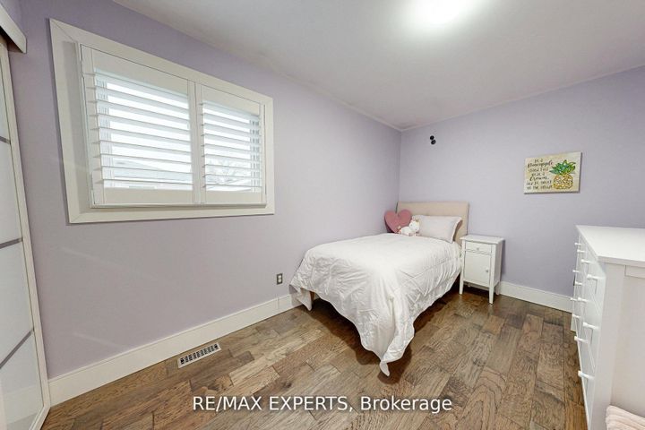 Photo 17 at 4323 Forsyth Boulevard, Shoreacres, Burlington