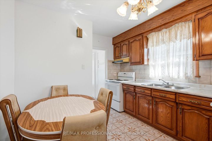 Photo 10 at 54 Culnan Avenue, City Centre West, Toronto