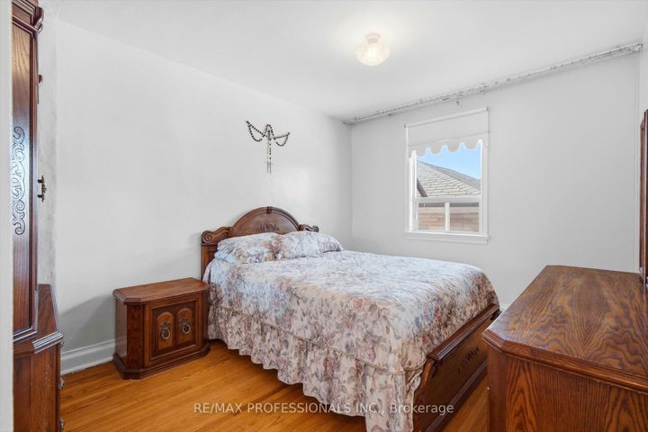 Photo 14 at 54 Culnan Avenue, City Centre West, Toronto