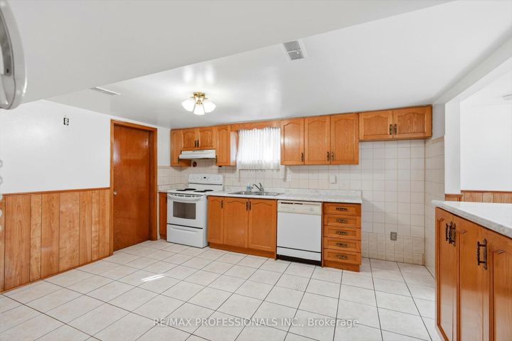 Photo 20 at 54 Culnan Avenue, City Centre West, Toronto