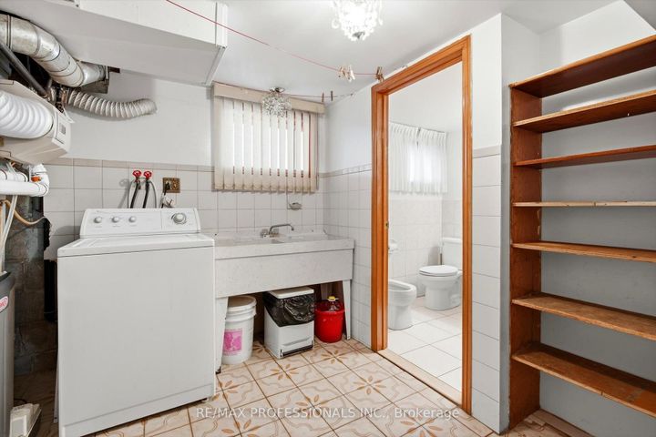 Photo 22 at 54 Culnan Avenue, City Centre West, Toronto