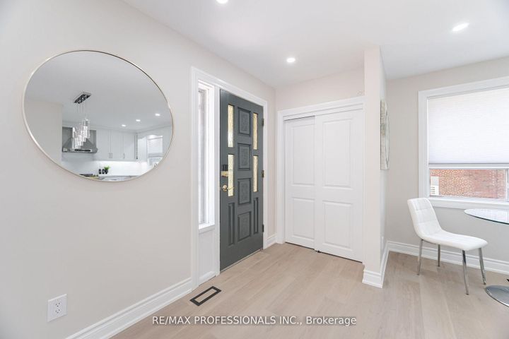 Photo 3 at 718 Royal York Road, Queensway, Toronto