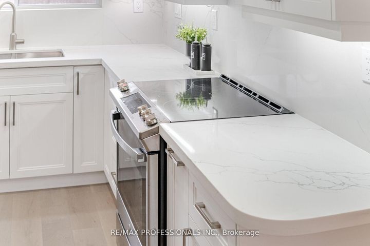 Photo 15 at 718 Royal York Road, Queensway, Toronto