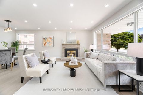 Photo 5 at 718 Royal York Road, Queensway, Toronto