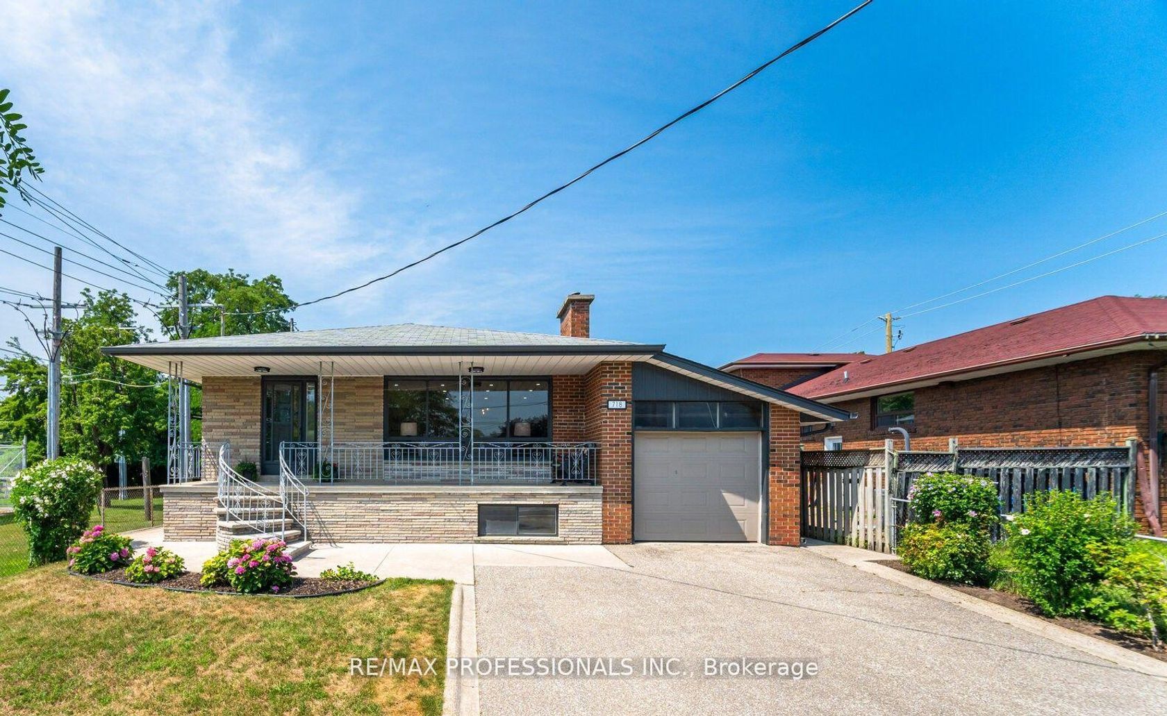 718 Royal York Road, Queensway, Toronto by Loree Meneguzzi Real Estate 718 Royal York Road, Queensway, Toronto