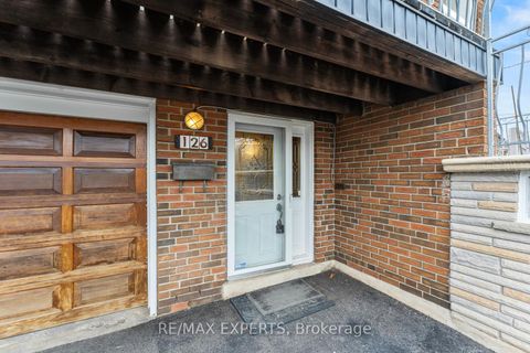Photo 2 at 126 Ardwick Boulevard, Humbermede, Toronto