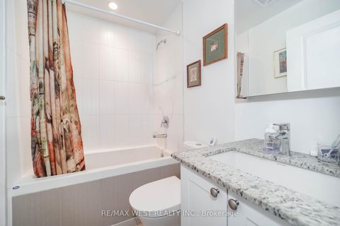 Photo 6 at 201A - 9608 Yonge Street, North Richvale, Richmond Hill