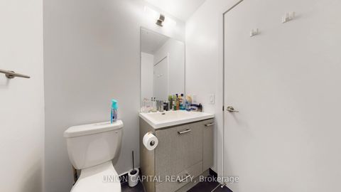 Photo 10 at 4215 - 87 Peter Street, Waterfront Communities C1, Toronto