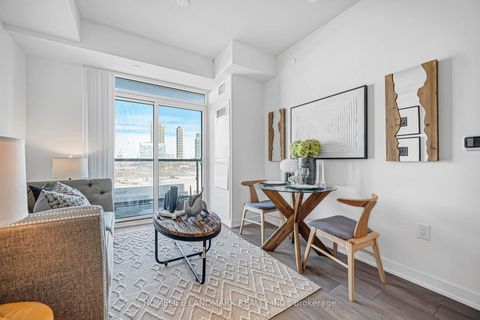 Photo 5 at 622 - 10 Honeycrisp Crescent, Vaughan Corporate Centre, Vaughan