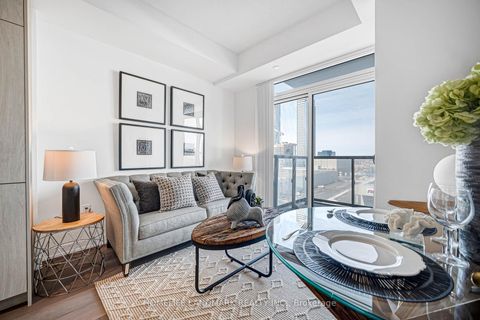 Photo 6 at 622 - 10 Honeycrisp Crescent, Vaughan Corporate Centre, Vaughan