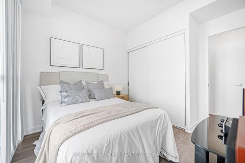 Photo 11 at 622 - 10 Honeycrisp Crescent, Vaughan Corporate Centre, Vaughan