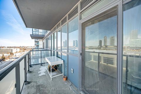 Photo 13 at 622 - 10 Honeycrisp Crescent, Vaughan Corporate Centre, Vaughan