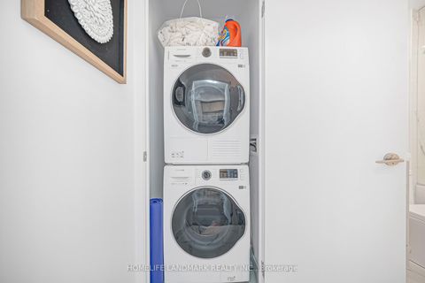 Photo 16 at 622 - 10 Honeycrisp Crescent, Vaughan Corporate Centre, Vaughan