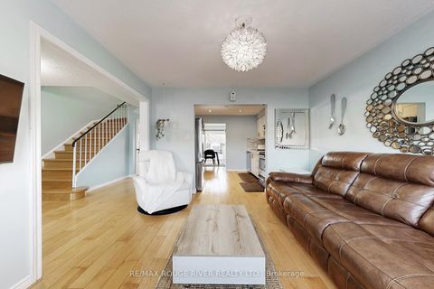 Photo 5 at 28 - 2550 Birchmount Road E, Sullivan, Toronto