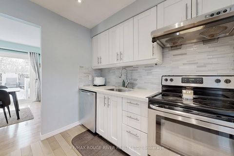Photo 6 at 28 - 2550 Birchmount Road E, Sullivan, Toronto