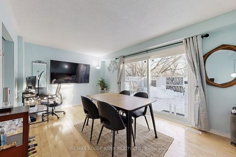 Photo 10 at 28 - 2550 Birchmount Road E, Sullivan, Toronto
