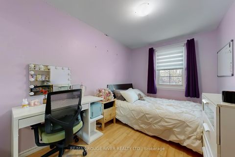 Photo 18 at 28 - 2550 Birchmount Road E, Sullivan, Toronto