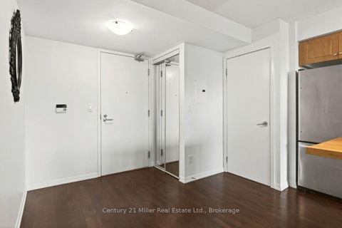 Photo 4 at 562 - 209 Fort York Boulevard, Niagara, Toronto