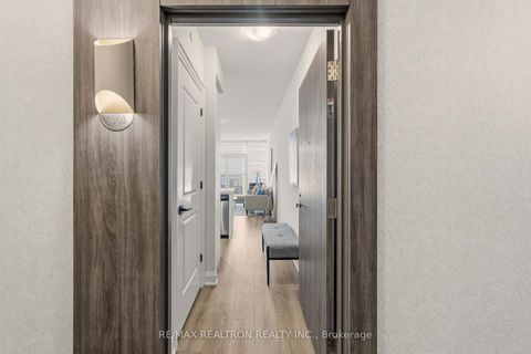 Photo 7 at 1301 - 20 Gatineau Drive N, Beverley Glen, Vaughan