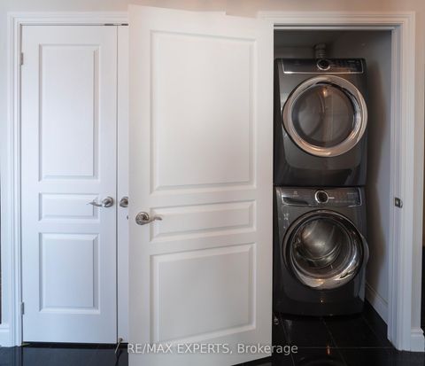 Photo 4 at 1008 - 319 Merton Street, Mount Pleasant West, Toronto