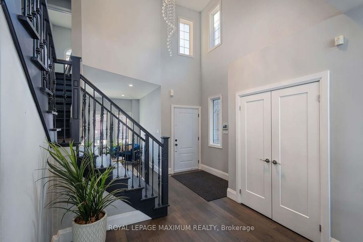 Photo 1 at 26 Marbella Road, Sonoma Heights, Vaughan