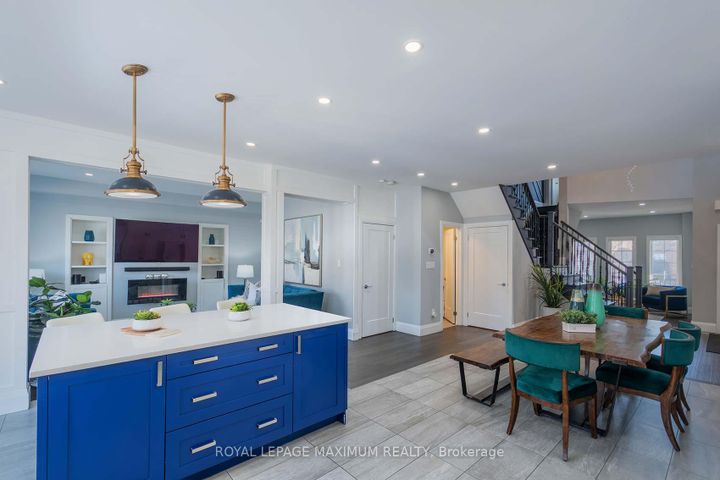 Photo 8 at 26 Marbella Road, Sonoma Heights, Vaughan