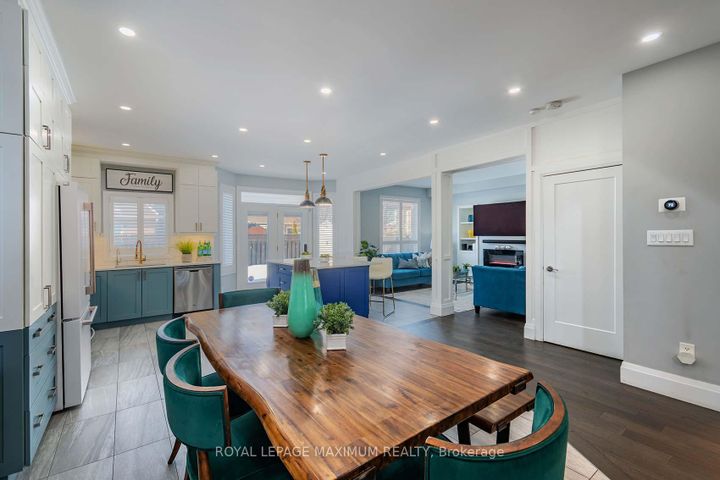 Photo 12 at 26 Marbella Road, Sonoma Heights, Vaughan