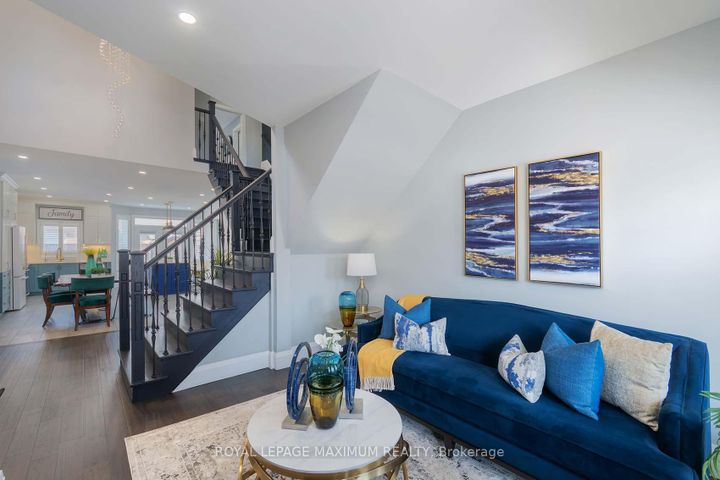 Photo 16 at 26 Marbella Road, Sonoma Heights, Vaughan