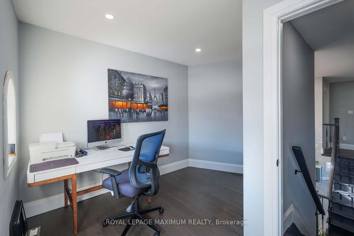 Photo 20 at 26 Marbella Road, Sonoma Heights, Vaughan