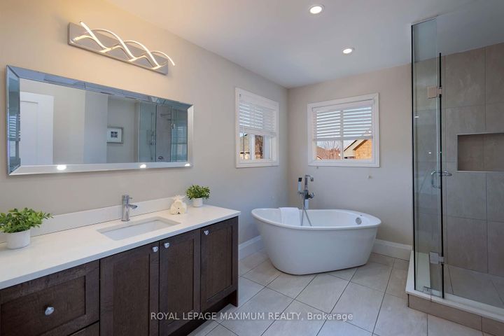 Photo 23 at 26 Marbella Road, Sonoma Heights, Vaughan