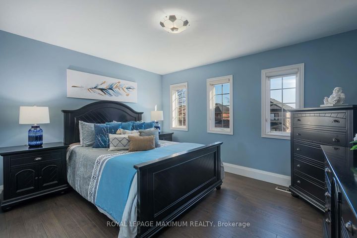 Photo 25 at 26 Marbella Road, Sonoma Heights, Vaughan