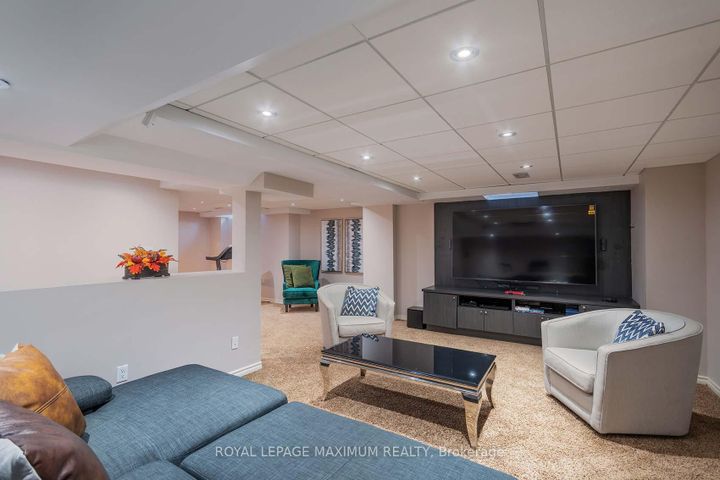 Photo 30 at 26 Marbella Road, Sonoma Heights, Vaughan