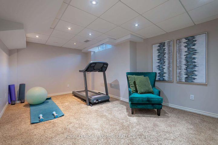 Photo 31 at 26 Marbella Road, Sonoma Heights, Vaughan