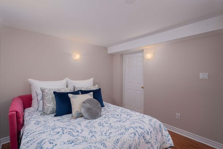 Photo 32 at 26 Marbella Road, Sonoma Heights, Vaughan