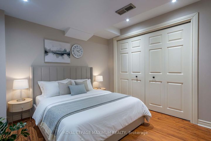 Photo 33 at 26 Marbella Road, Sonoma Heights, Vaughan